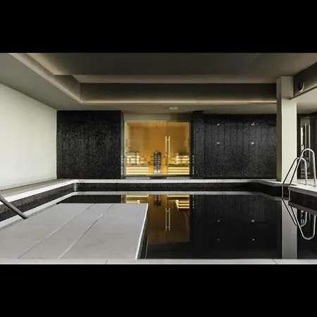 Luxury Penthouse Sea Views In Blue 5302