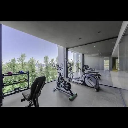 Luxury Penthouse Sea Views In Blue 5302 Apartment
